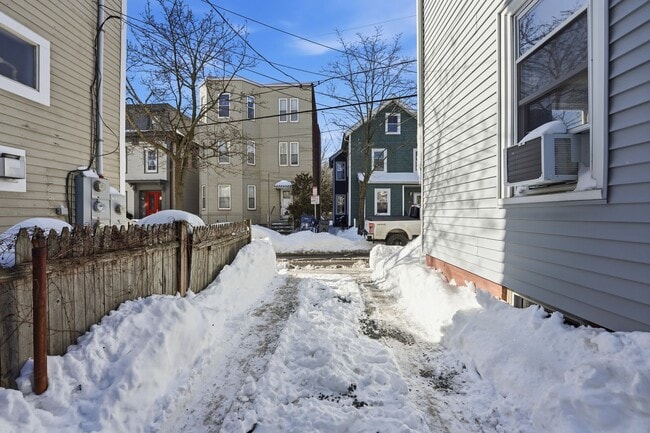 39 Fairmont St, Unit 1