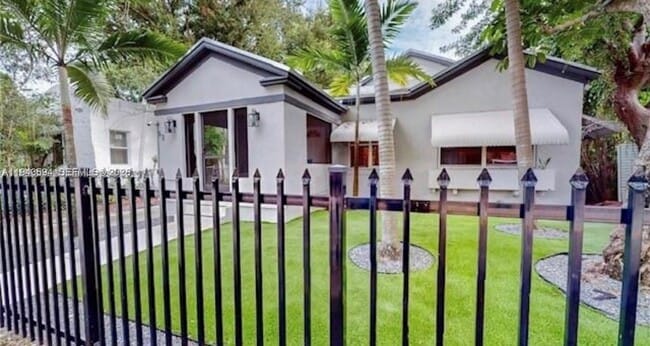 52 NW 47th Terrace in Miami, FL - Building Photo - Building Photo