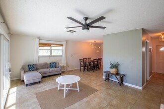 187 Auburn Dr in Lake Worth Beach, FL - Building Photo - Building Photo