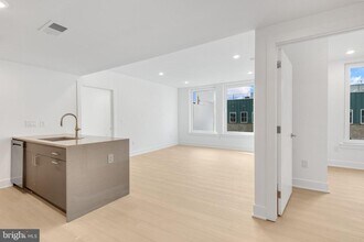 2000 Dreer St-Unit -505 in Philadelphia, PA - Building Photo - Building Photo