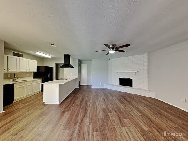 10022 Deer Hollow Dr in Dallas, TX - Building Photo - Building Photo