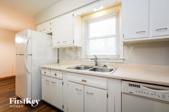 18523 Oak Ave in Lansing, IL - Building Photo - Building Photo