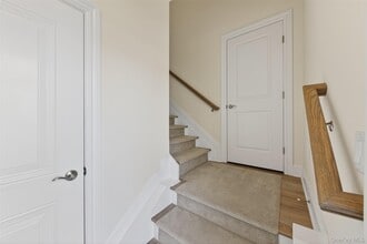 402 Sacandaga Loop in Fishkill, NY - Building Photo - Building Photo