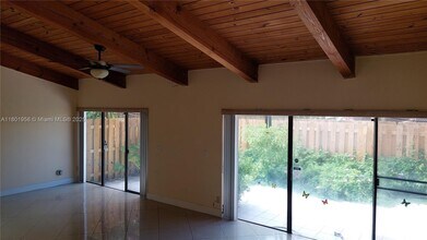 2675 Parkview Dr S in Hallandale Beach, FL - Building Photo - Building Photo