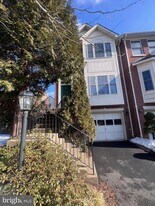 801 Col Edmonds Ct in Warrenton, VA - Building Photo