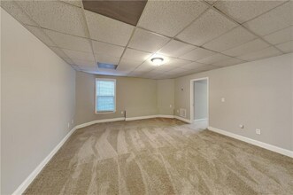 3930 Summit Gate Dr in Suwanee, GA - Foto de edificio - Building Photo