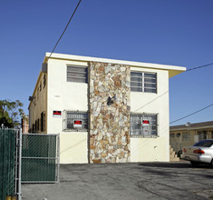 1563 SW 4th St in Miami, FL - Building Photo - Building Photo