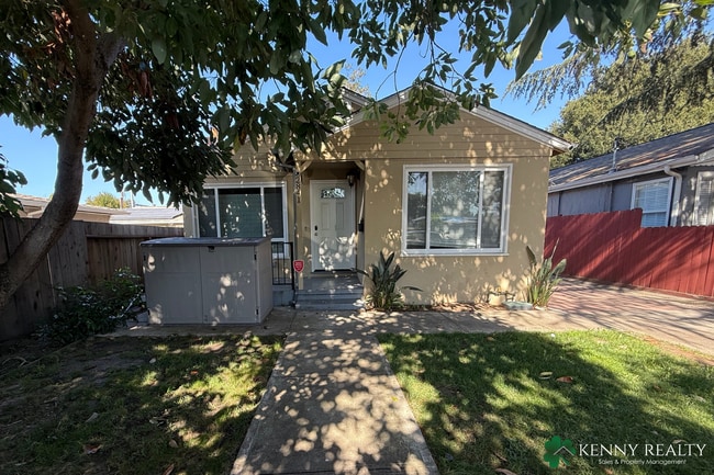2841 Devonshire Ave in Redwood City, CA - Building Photo - Building Photo