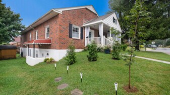 321 E Jefferson St in Media, PA - Building Photo