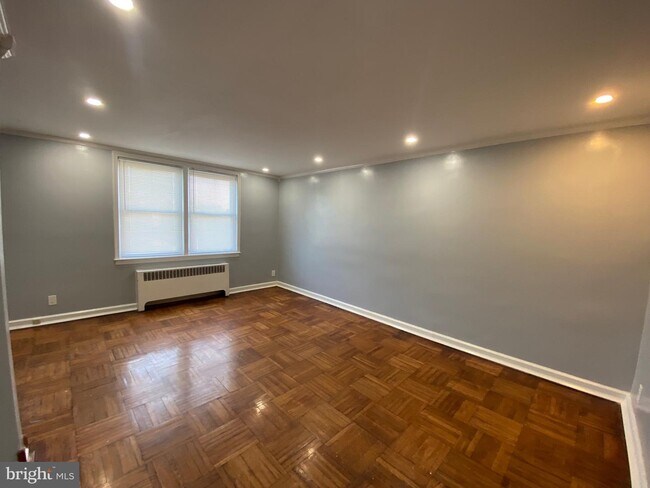 1303 E Johnson St photo'