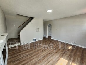 608 6th St NW in Independence, IA - Building Photo - Building Photo