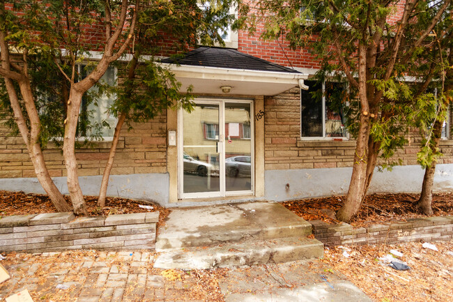 185 De Mount-Vernon Av in Lachine, QC - Building Photo - Building Photo