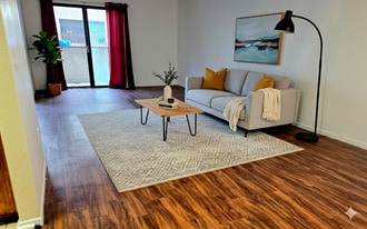 514 Coronado Ave, Unit #B in Long Beach, CA - Building Photo