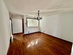 295 E Whittier St in Columbus, OH - Building Photo - Building Photo