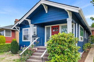 5257 37th Ave SW in Seattle, WA - Building Photo - Building Photo