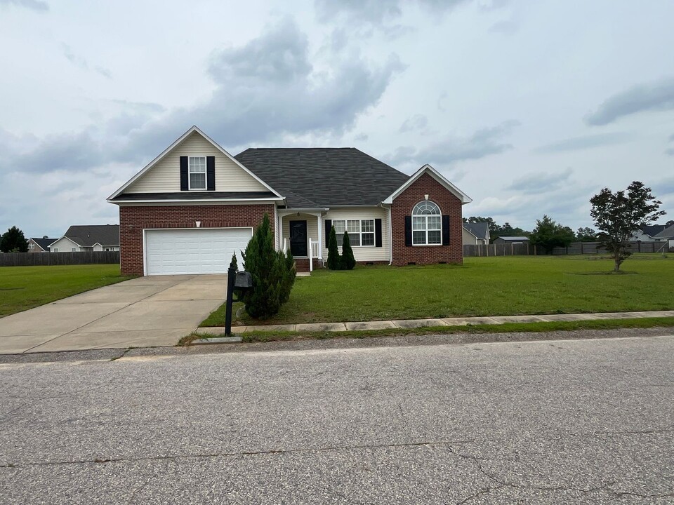 316 Ivywood Ln in Raeford, NC - Foto de edificio