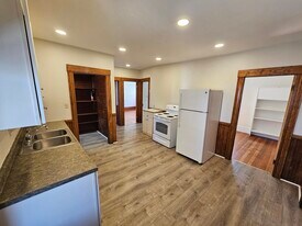 12 Willow Ct in Keene, NH - Building Photo