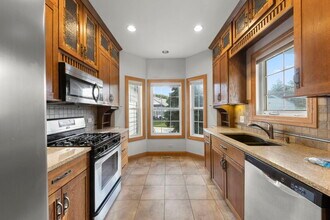 1537 Queen Ann Ln in Gurnee, IL - Building Photo - Building Photo