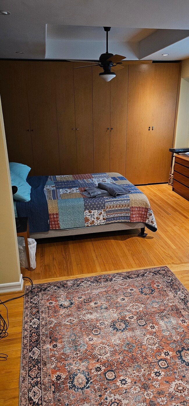 1301 Lynngrove Dr in Manhattan Beach, CA - Building Photo - Building Photo