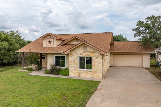 3630 Lepan Trail in Kingsland, TX - Building Photo - Building Photo