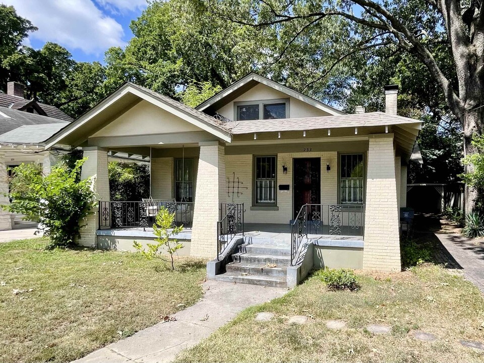 233 N Auburndale St in Memphis, TN - Foto de edificio