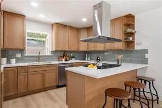 221 Wiley Ct in Claremont, CA - Building Photo - Building Photo