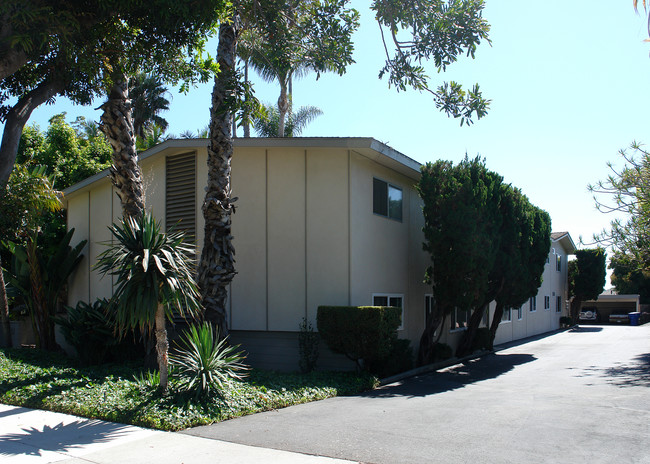 61-75 Baylor Dr in Ventura, CA - Foto de edificio - Building Photo