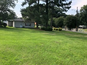 107 Smith St in Four Oaks, NC - Building Photo - Building Photo