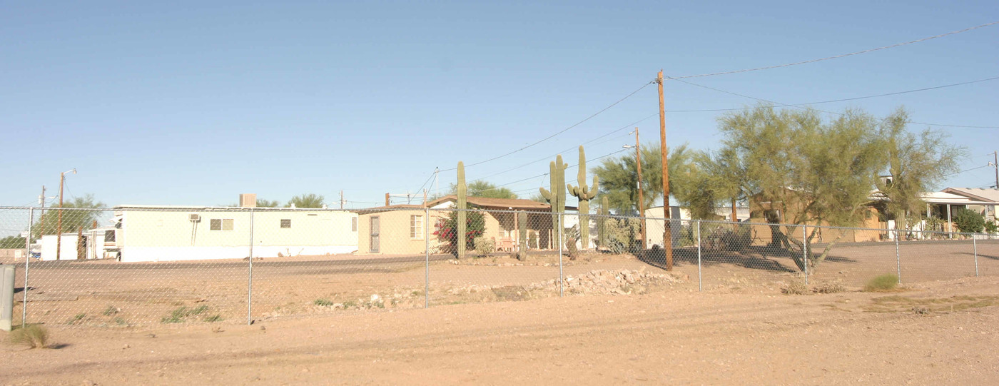 Superstition Mobile Ranch in Apache Junction, AZ - Foto de edificio