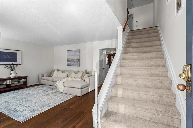 1028 Riverbend Club Dr SE in Atlanta, GA - Building Photo - Building Photo