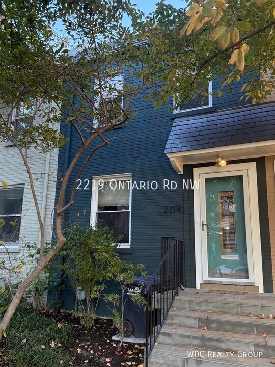 2219 Ontario Rd NW in Washington, DC - Building Photo
