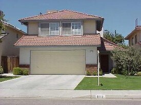 8112 Fawn St in Bakersfield, CA - Building Photo