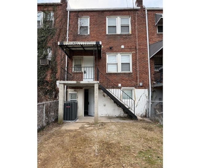 3831 Derby Manor Dr in Baltimore, MD - Foto de edificio - Building Photo