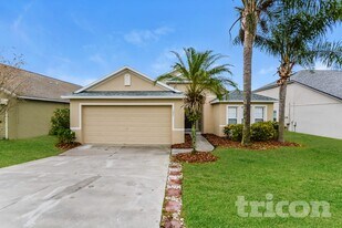 302 Anorak St in Groveland, FL - Building Photo