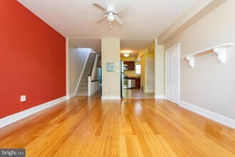 2055 Catharine St in Philadelphia, PA - Building Photo - Building Photo