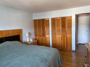 364 Hoover Ave, Unit 122 in Bloomfield, NJ - Building Photo - Building Photo