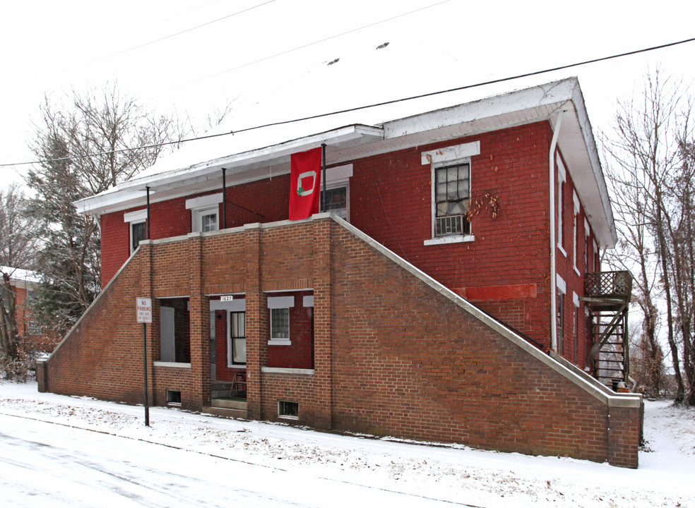 1621 Dewey Ave in Portsmouth, OH - Building Photo