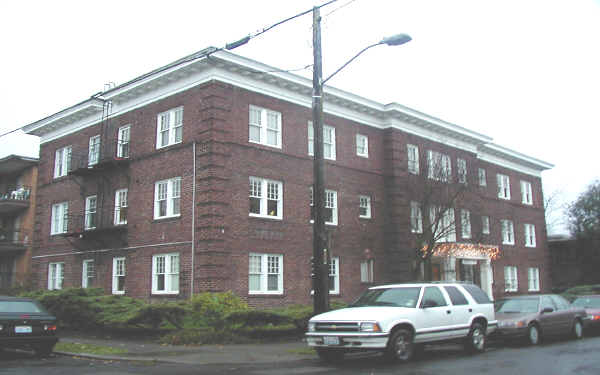 Figaro Apartments in Seattle, WA - Building Photo - Building Photo