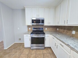 1423 Stone Bluff Dr in Houston, TX - Building Photo