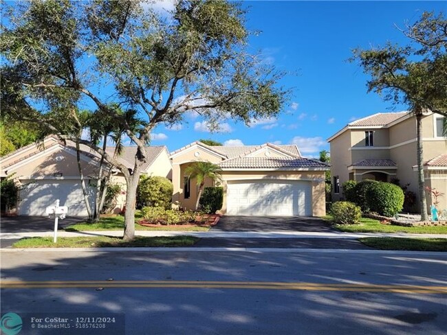 1527 Palermo Dr in Weston, FL - Building Photo - Building Photo