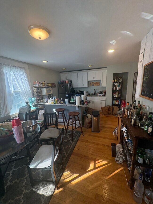 366 Washington St, Unit 2