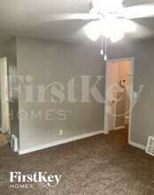 8000 E 87th St in Raytown, MO - Building Photo - Building Photo