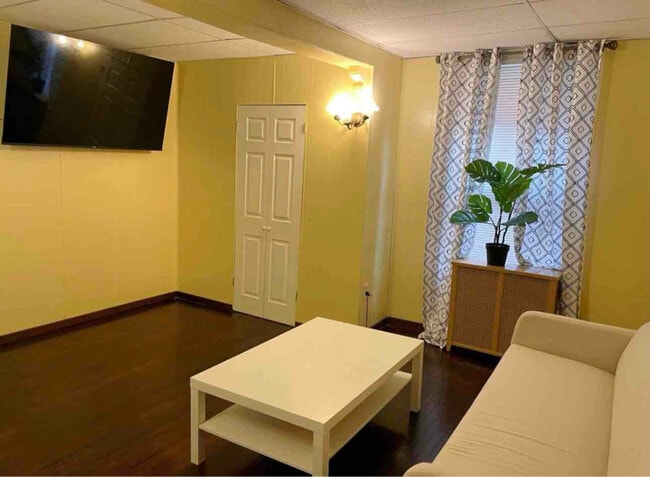 5432 Baywood St in Pittsburgh, PA - Building Photo - Building Photo