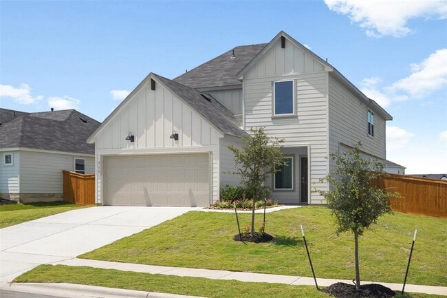 313 LAS LOMAS Dr in San Marcos, TX - Building Photo - Building Photo