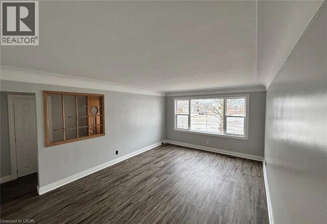 140 Byron Ave in Kitchener, ON - Building Photo - Building Photo