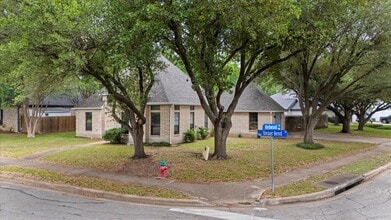 1001 Timber Bend Dr in Pflugerville, TX - Building Photo - Building Photo