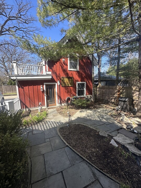 219 6th St in Wilmette, IL - Building Photo