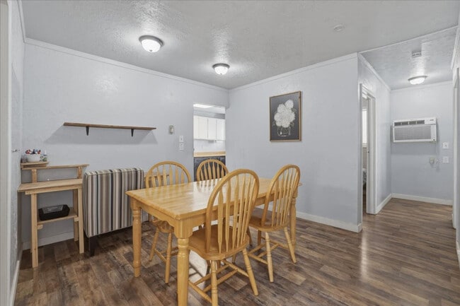 290 E 4th S in Mountain Home, ID - Building Photo - Building Photo