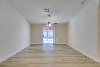 425 Nancy Dr in Henderson, NV - Building Photo - Building Photo