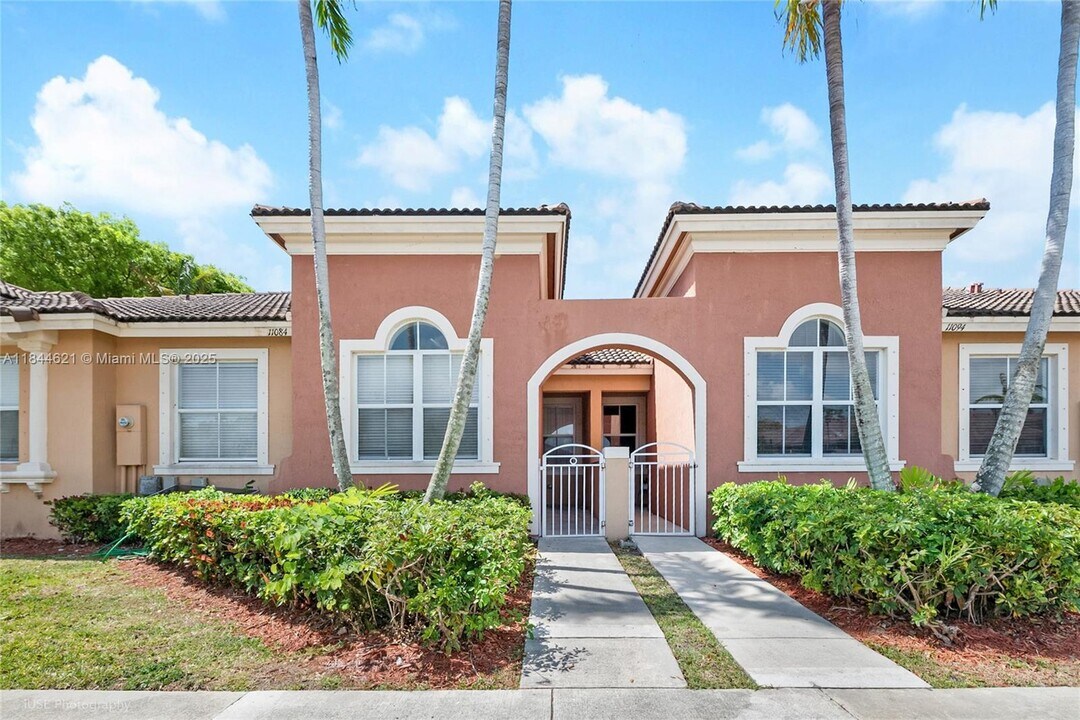 11084 SW 237th Ln in Homestead, FL - Building Photo